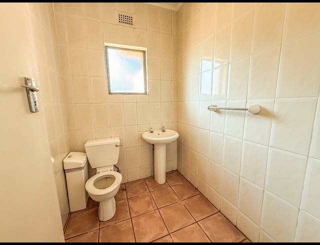 880M² BUILDING FOR SALE IN EMPANGENI CENTRAL